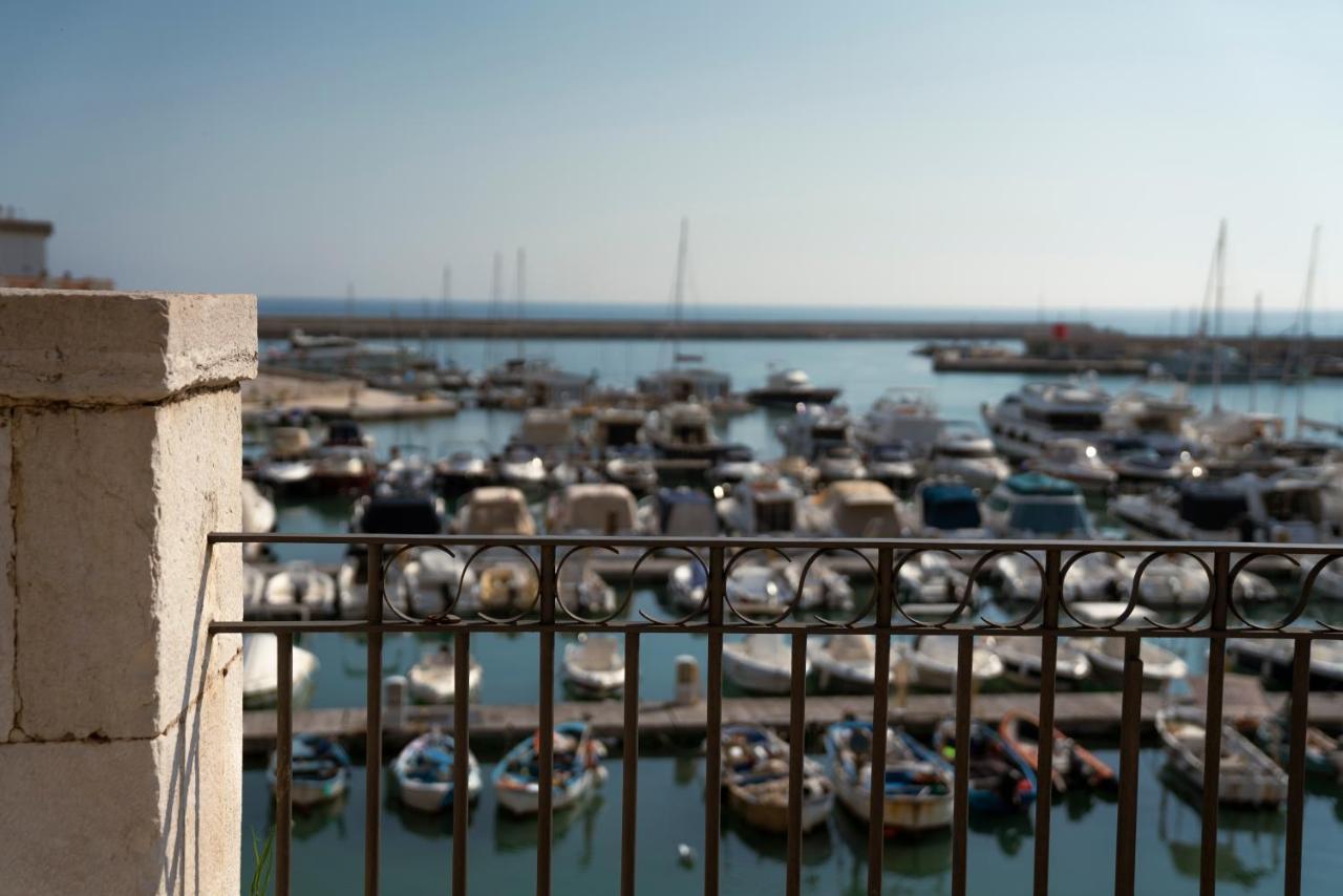 B&B Palazzo Vittoria Bisceglie Bagian luar foto
