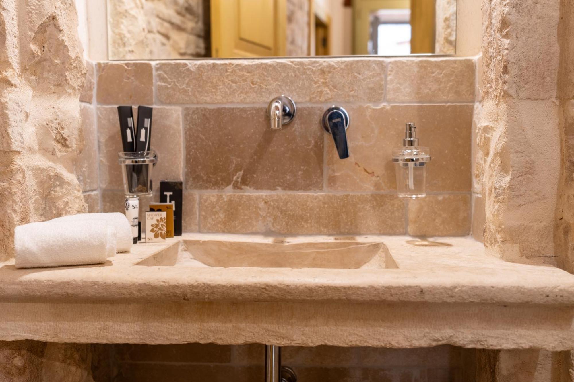 B&B Palazzo Vittoria Bisceglie Bagian luar foto