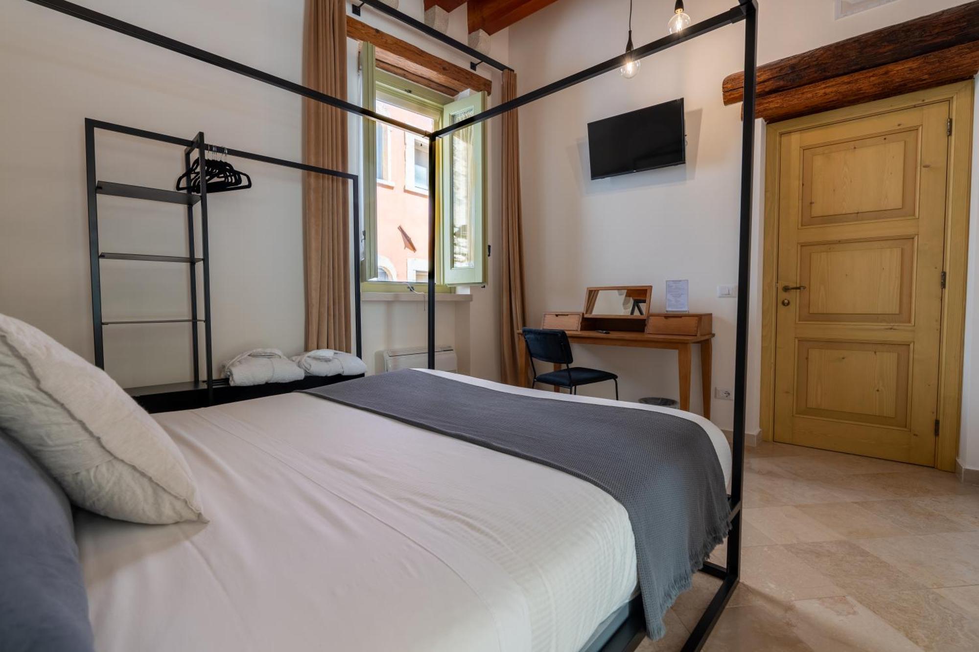 B&B Palazzo Vittoria Bisceglie Bagian luar foto